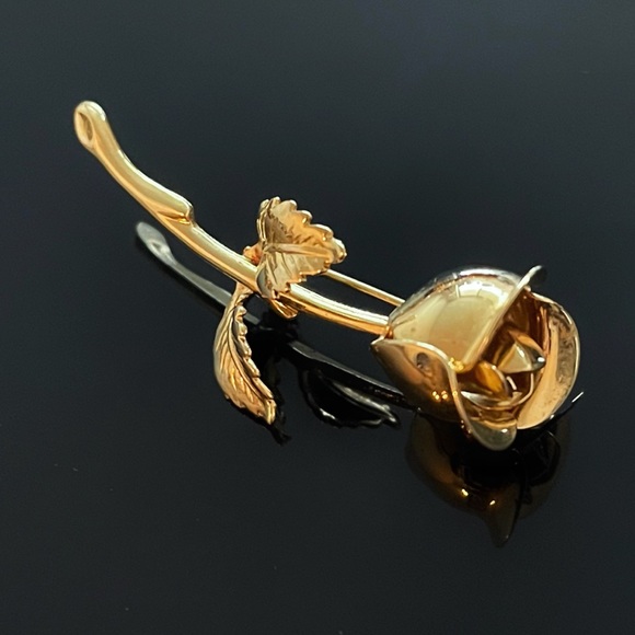 🌹 Beautiful 3D Signed VTG Monet Brooch - Picture 1 of 3